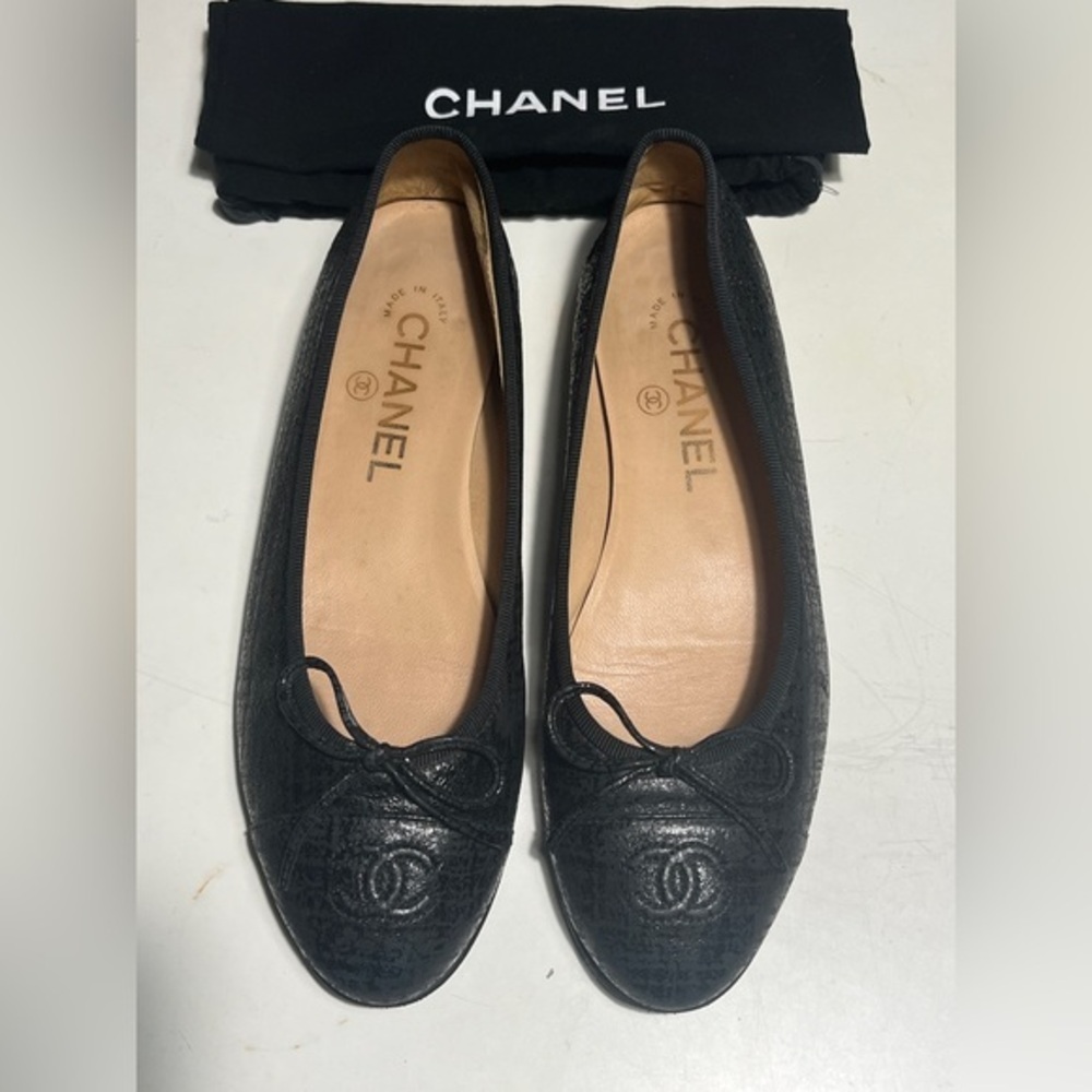 CHANEL Textured Black Loafers